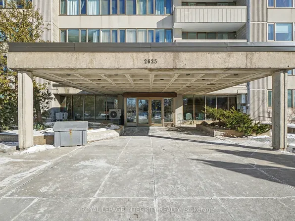 2625 Regina St #803, Ottawa, ON K2B 5W8