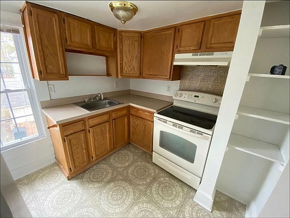 3rd image of 303 Winton Ave APT 2