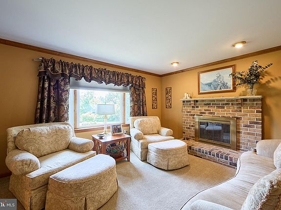 2nd image of 106 Stephen Ln