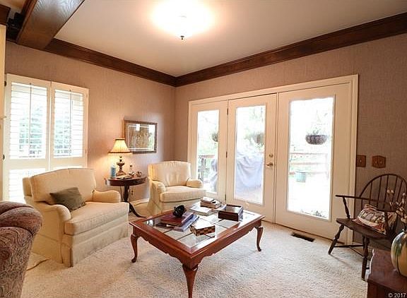 Living Room 2nd Sitting area