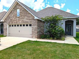 1933 Valdemar Pl, Bossier City, LA 71112