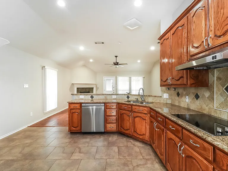 7824 Blossom Dr — Photo 7