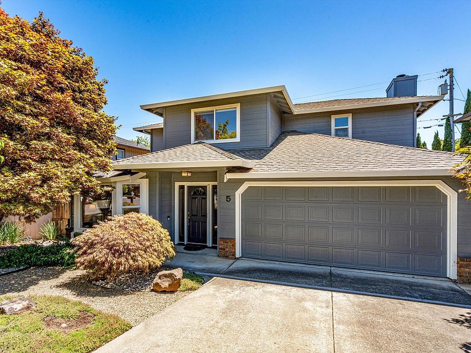 1st image of 5 Capitola Court