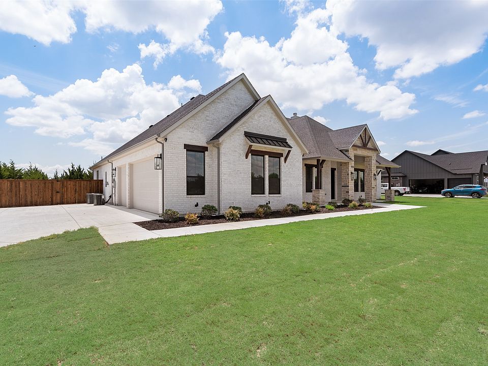 1st image of 3050 Stonebriar Dr