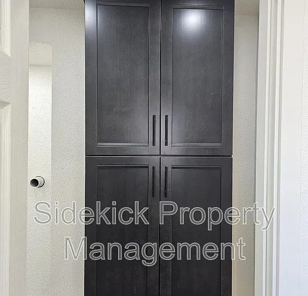 1157 S Townsend Ave — Photo 15