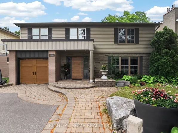 35 Brightbay Cres, Markham, ON L3T 1C2