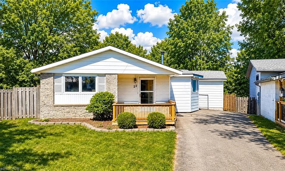 1st image of 22 Blackhorne Cres