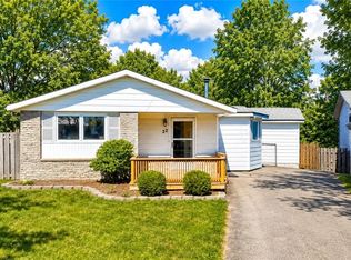 22 Blackhorne Cres, Kitchener, ON N2E 1T1