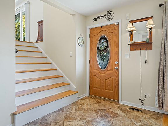 3rd image of 429 Beach Ave