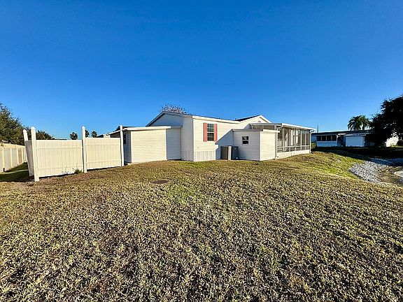 4th image of 3504 Woodbine Ct