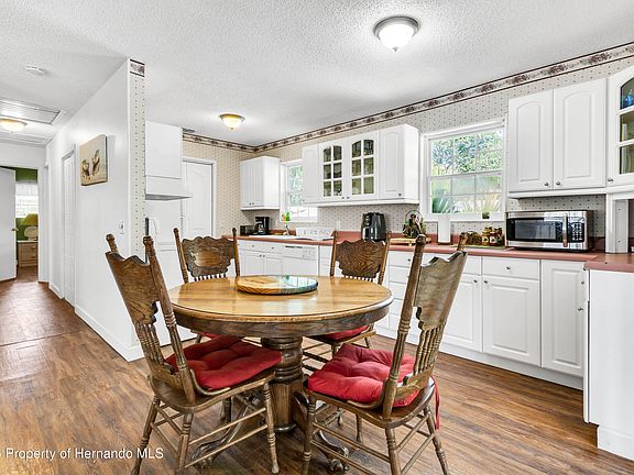3rd image of 5635 S Park Hill Way