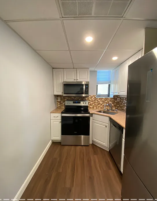 2 bed, 800 sqft, $3,300 — Photo 2