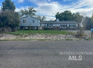 1759 NE Summerwind Dr, Mountain Home, ID 83647