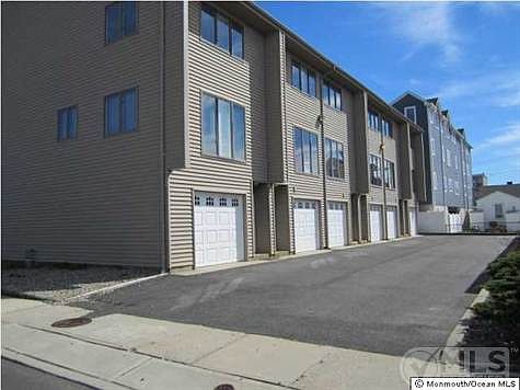 2nd image of 15 Carteret Ave #2
