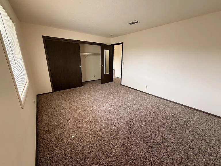 Kimberly Club Apartments — Photo 109