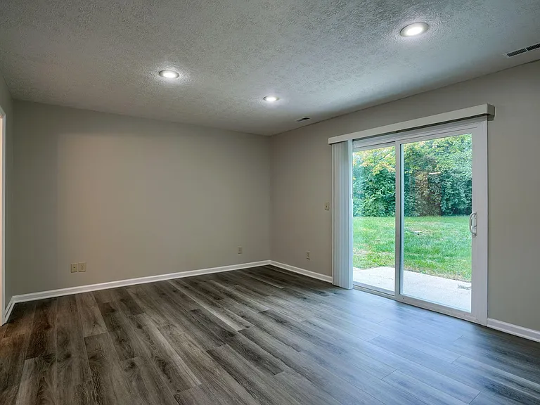 273 Shanahan Rd — Photo 27