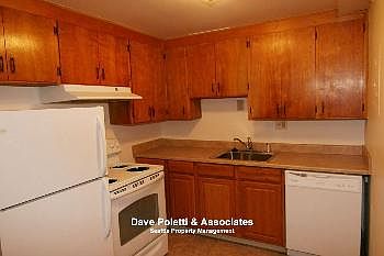2nd image of 3043 NE 140th St APT 2