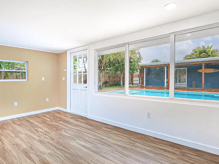 721 N Lakeside Dr — Photo 38