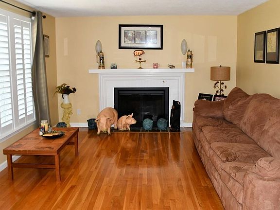 5th image of 27 Janebar Cir