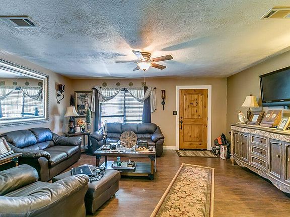 5th image of 228 Hall Dr S