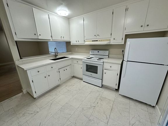 5th image of 1463 Oak Grove Ave APT 3