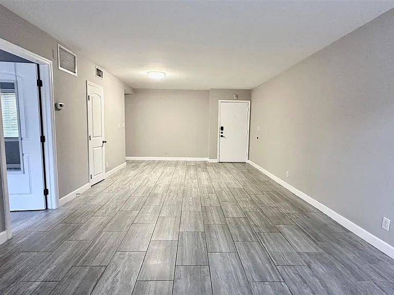 9 NE 19th Ct — Photo 5