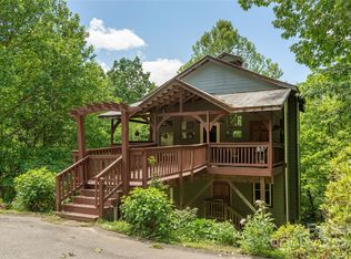 10 Chestnut Dr, Swannanoa, NC 28778