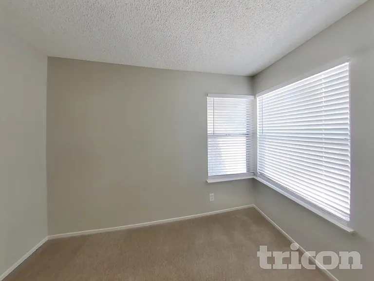 1833 Ridgefield Dr — Photo 9