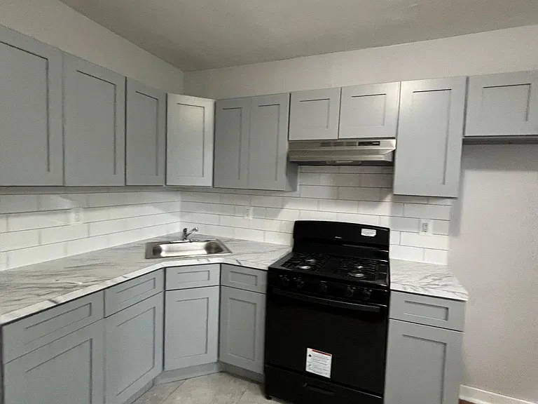 736 S 12th St #2 — Photo 1