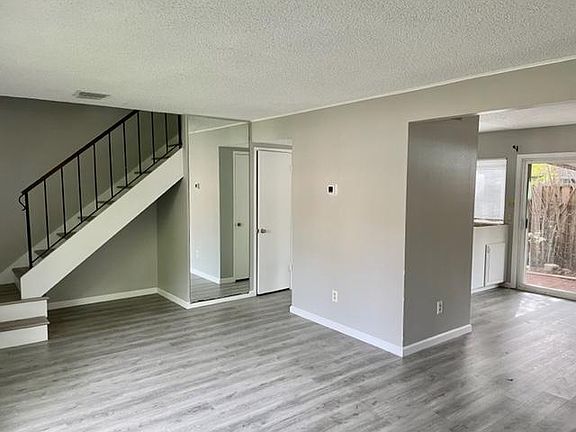 3rd image of 8609 La Riviera Dr APT B