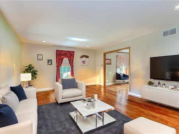 5th image of 46 S Eagle Nest Dr