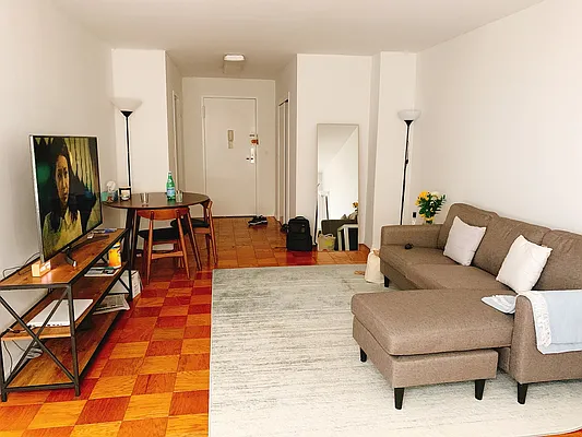 Rented by Corcoran | media 15