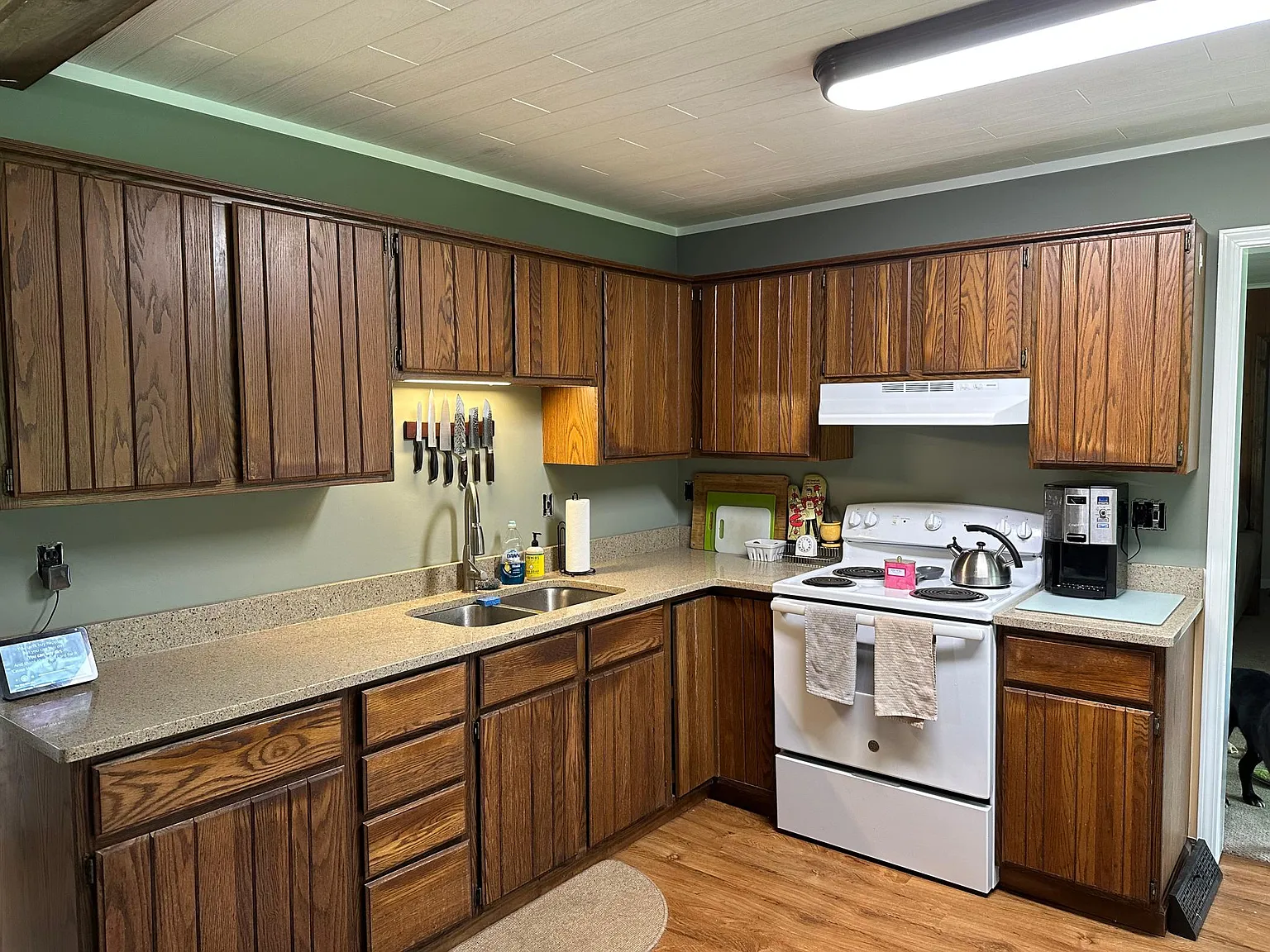3 bed, 1200 sqft, $2,200 — Photo 4