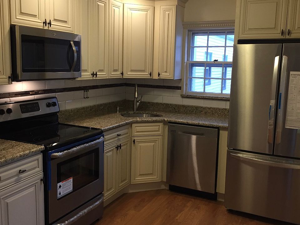 1st image of 80 Margaretta Ct