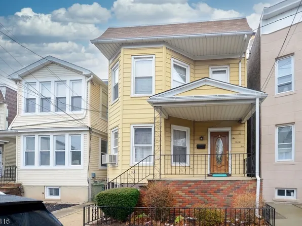 225 Devon St, Kearny Town, NJ 07032