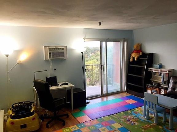5th image of 115 W Squantum St APT 1008