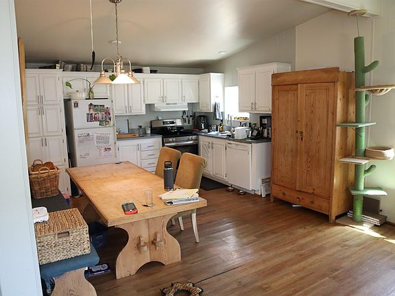 3rd image of 193 Fairground Rd