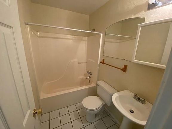 5th image of 1817 Park Pl