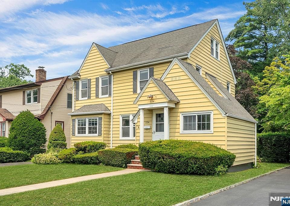1st image of 224 Euclid Avenue