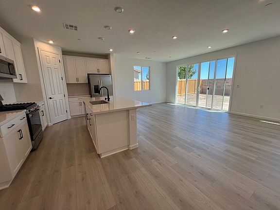 kitchen/dinning