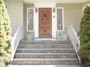 51 Jefferson Dr, Ridgefield, CT 06877