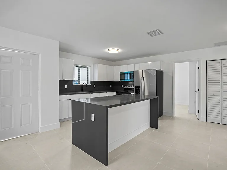 5819 NW 30th Ave #5819 — Photo 9