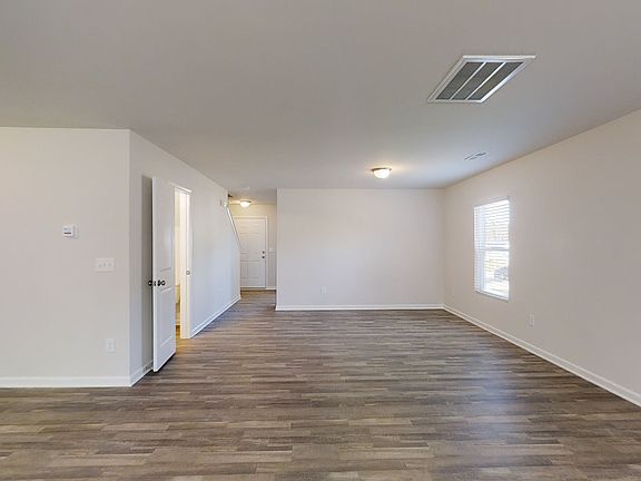 4th image of 251 Mariposa Ln