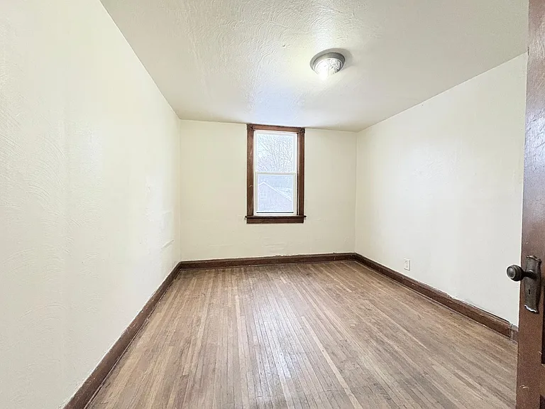 452 E Park St — Photo 10