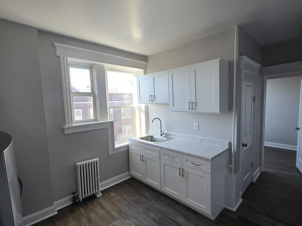 228 Hancock Avenue image 10 of 16