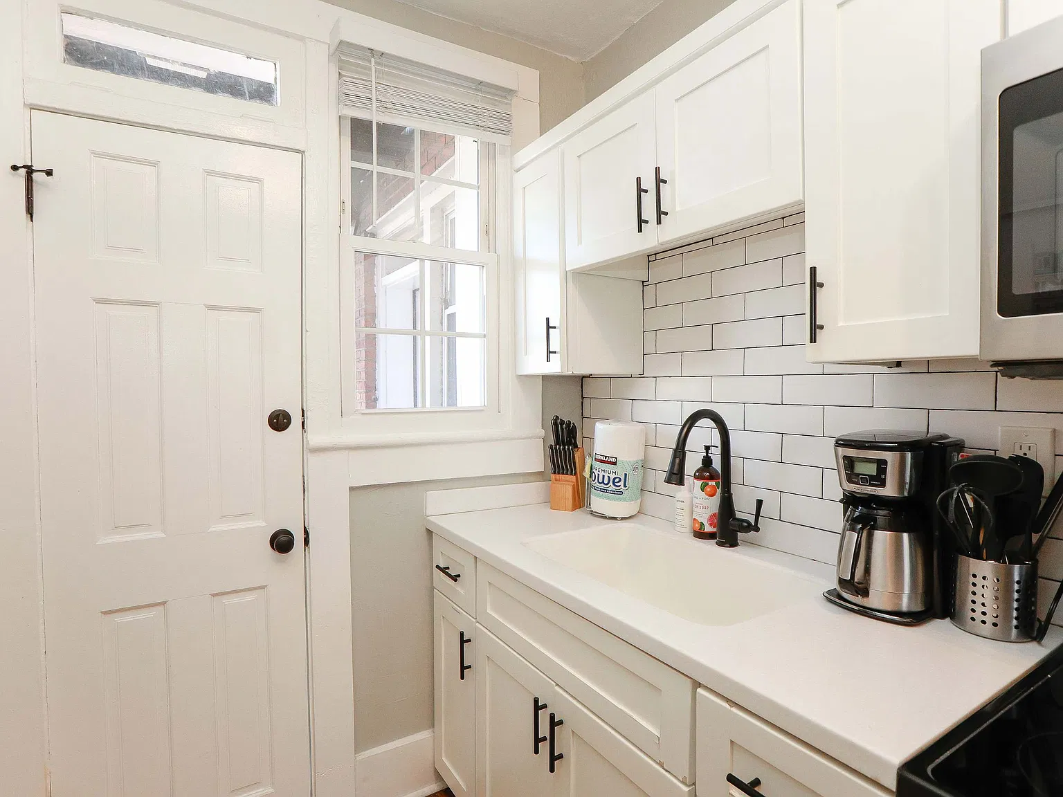 2 bed, 875 sqft, $2,550 — Photo 4