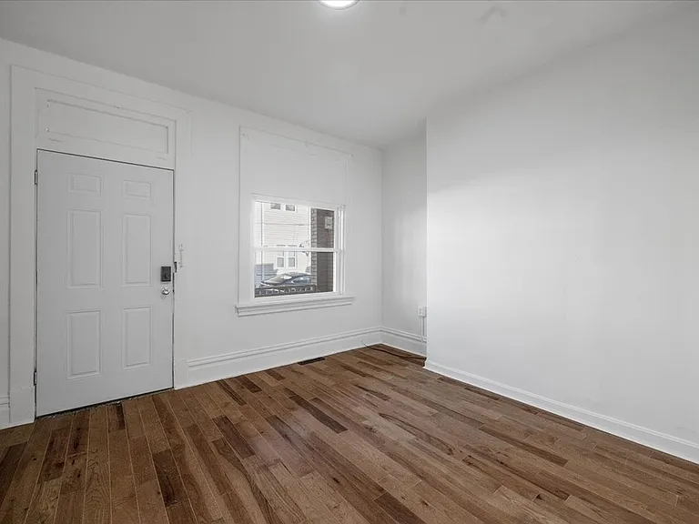 4100 Howley St — Photo 6