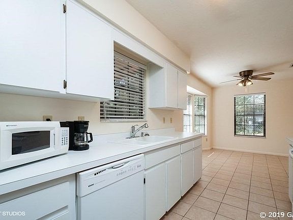 3rd image of 2525 NW 51st Pl