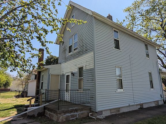 4th image of 1511 2nd St NE