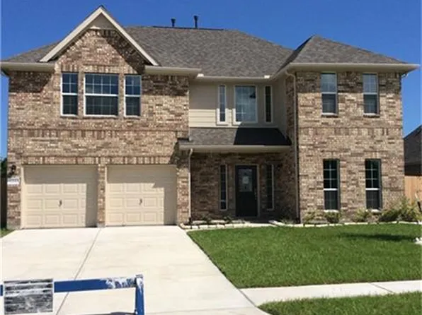 12110 Sandstone Cir, Mont Belvieu, TX 77535